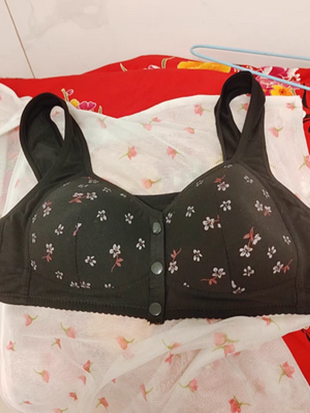 SoftestLayer™ - Comfortable & Convenient Front Button Bra - Daisy Bra