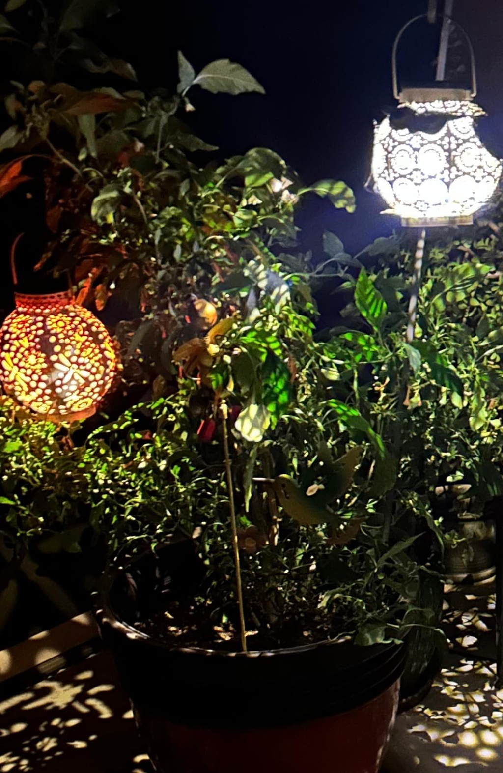 Solar Lights Outdoor Garden Decor, Solar Lanterns Outdoor Waterproof Metal Owl